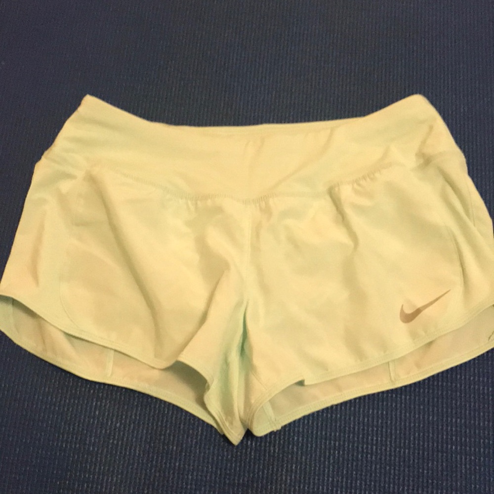 Nike 2.5” running short